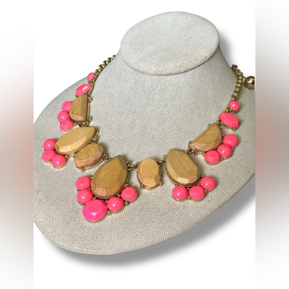 Kate Spade Wood & Pink Resin Statement Bib Necklace – Bold Summer Style